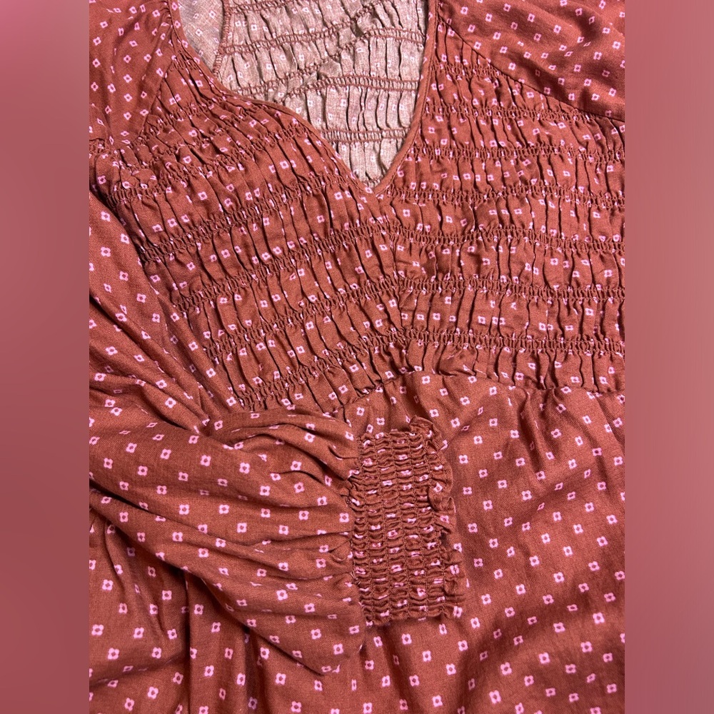 Ava & Viv Women's 1X burgundy smocked blouse micro pink flowers, Balloon sleeve - Picture 5 of 5